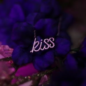 Tiffany & Co Picasso Graffiti Kiss Necklace